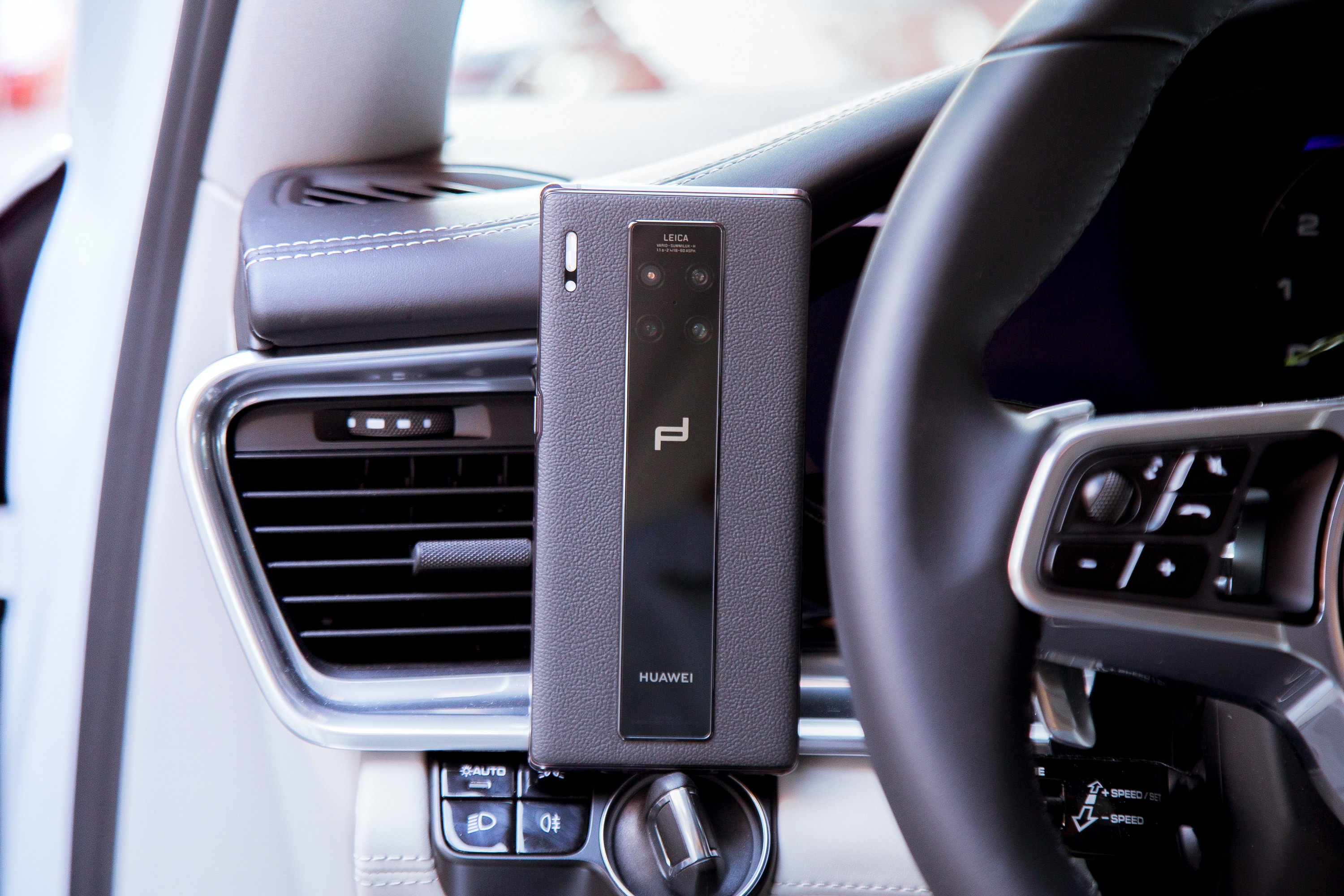 邂逅工業設計美學!華為Mate30 RS再上手,無從超越的經典