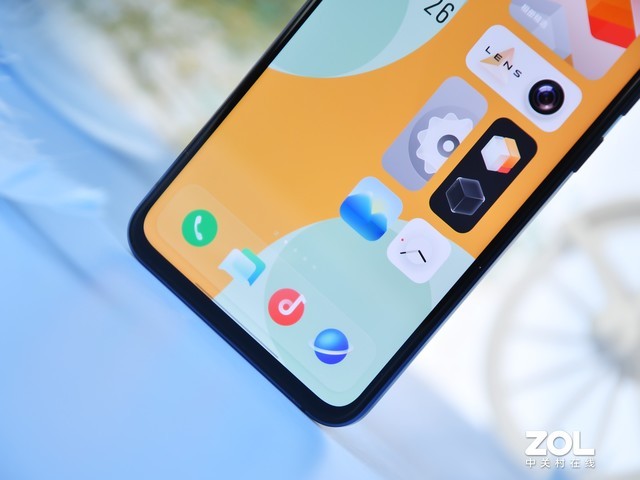 到底怎樣設計的手機 才能抓住愛美人群的心?